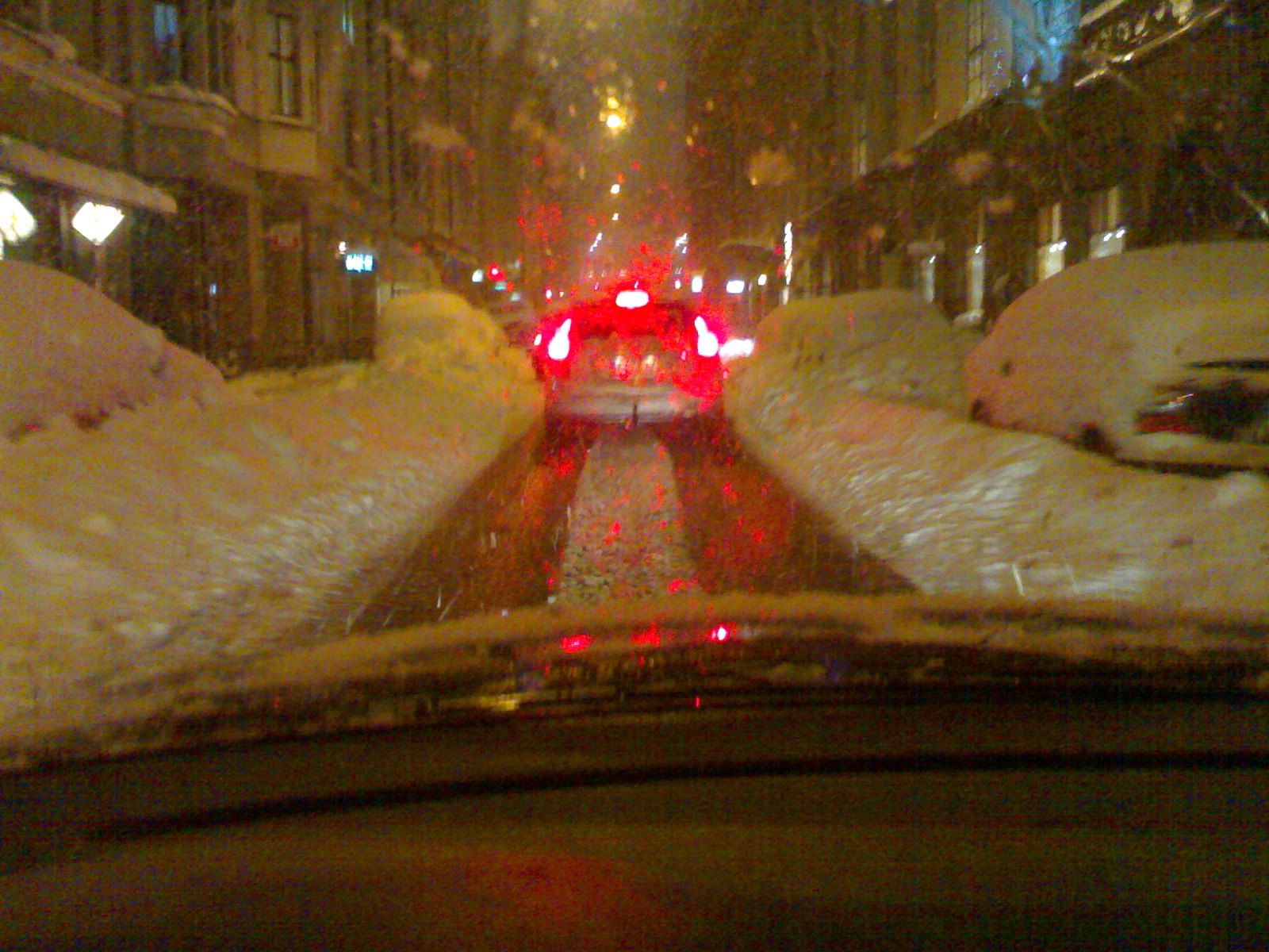 Uudenmaankatu lumimyräkässä Uudenmaankatu lumimyräkässä