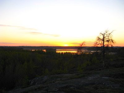 Auringonlasku hyndän kaltsilta Auringonlasku hyndän kaltsilta