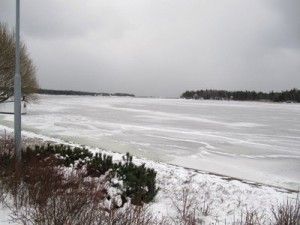 Aurinkolahti on jäässä Aurinkolahti on jäässä
