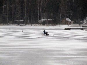 Mä verkot vetehen näin lasken laulellen Mä verkot vetehen näin lasken laulellen